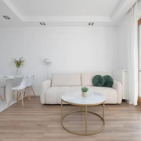 شقة Stylish With Parking In Wilanow District By Renters