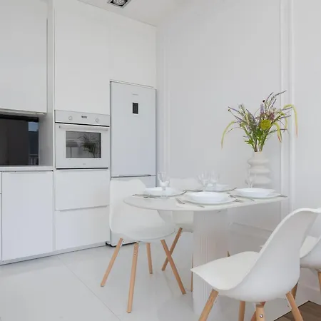 Stylish With Parking In Wilanow District By Renters * وارسو