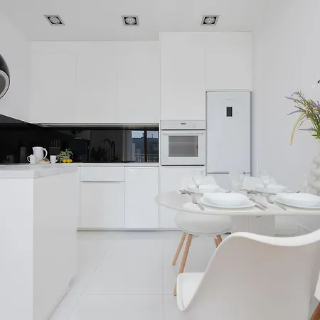 Stylish With Parking In Wilanow District By Renters شقة وارسو