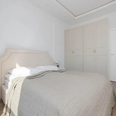 Stylish With Parking In Wilanow District By Renters وارسو