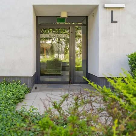 Stylish With Parking In Wilanow District By Renters شقة وارسو